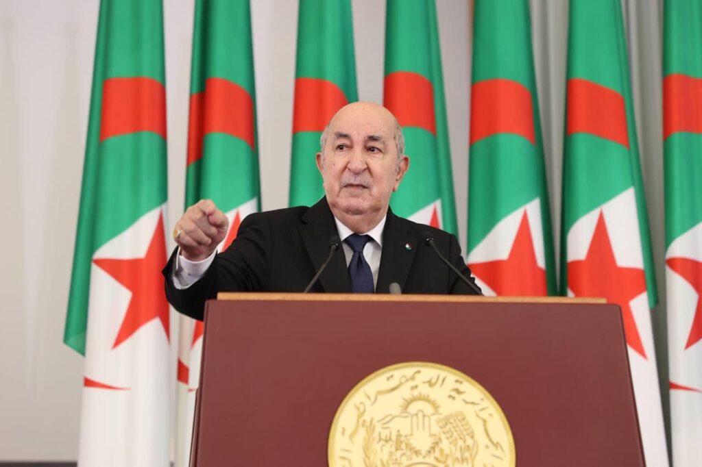 تبون يلقي خطابا