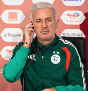 بيتكوفيتش خلال الندورة الصحفية 