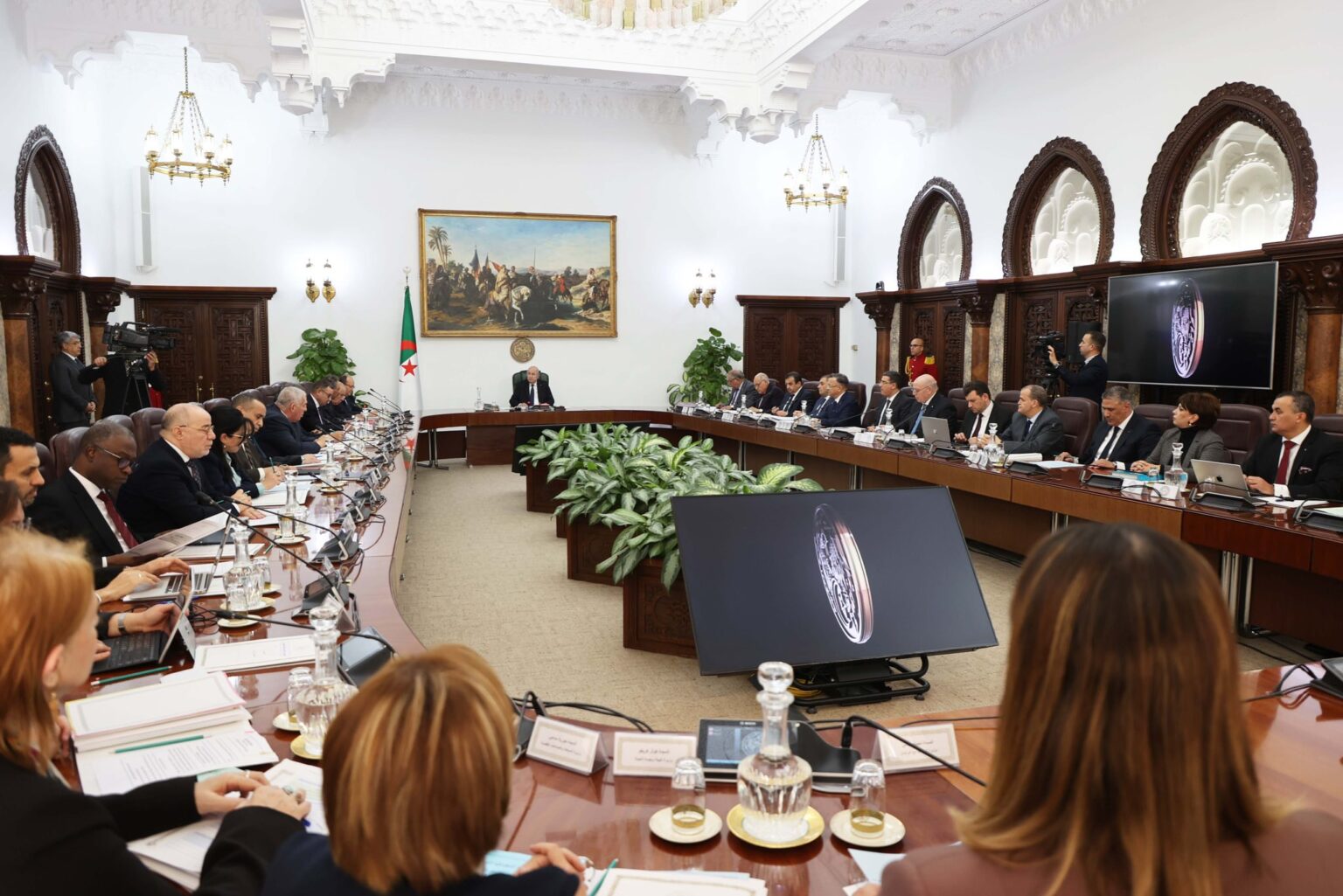 اجتماع مجلس الوزراء: تعليمات رئاسية صارمة للنهوض بالفلاحة وتسوية أوضاع الجزائريين بالخارج اجتماع مجلس الوزراء 2026
