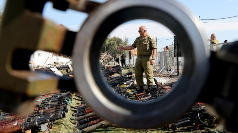 تل أبيب تقول أنها تتعرض لهجمات من حزب الله بالصواريخ والمسيرات