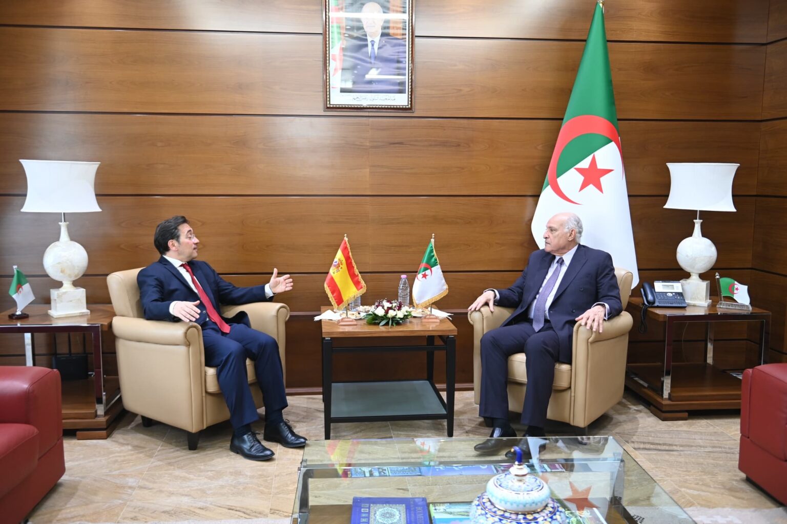 بعد توبة إسبانيا: عطاف يستقبل ألباريس بالجزائر