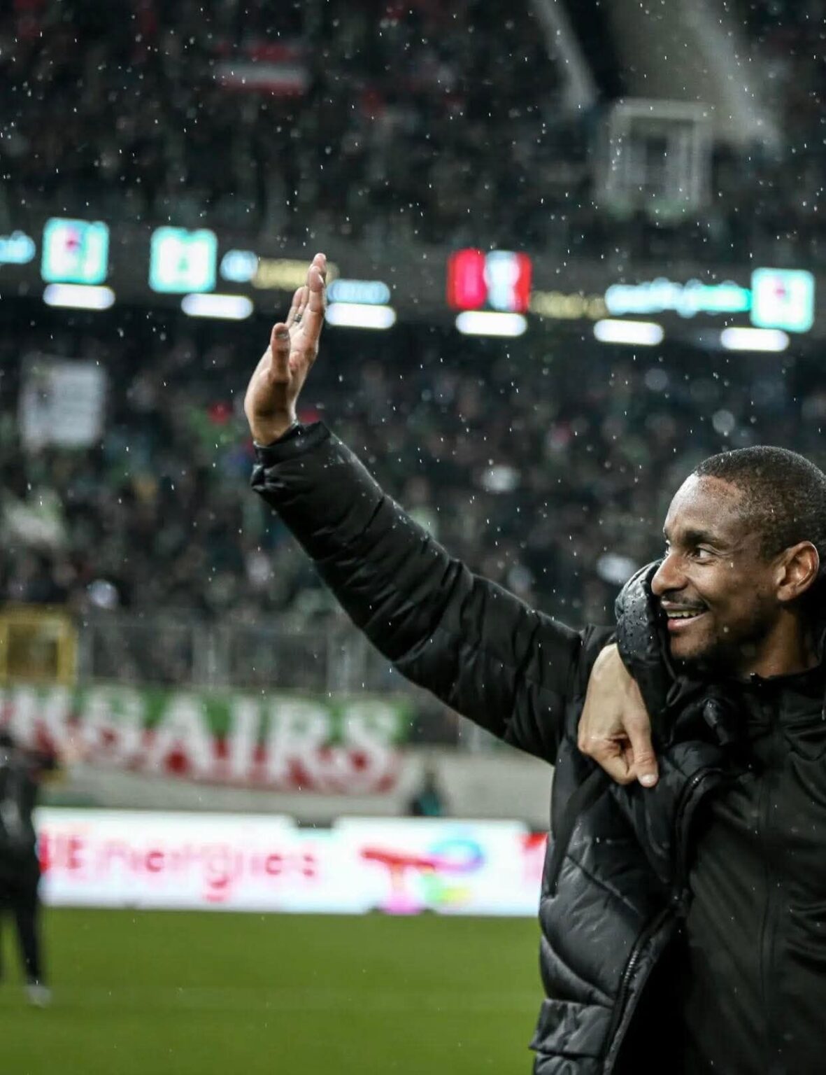 المدرب رولاني موكوينا