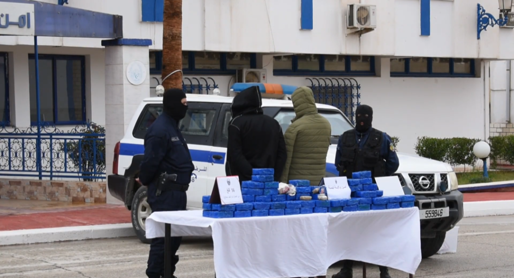 شرطة تبسة: حجز 56 كلغ من الكيف المعالج وتوقيف شخصين