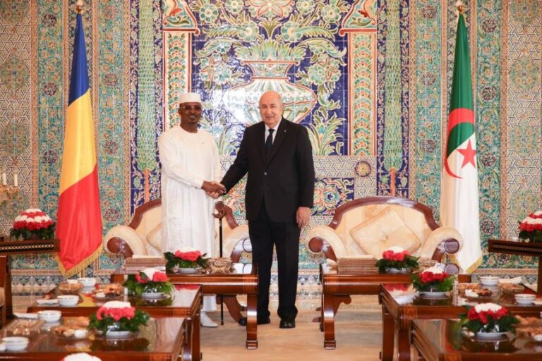 الرئيس الجزائري عبد المجيد تبون رفقة رئيس جمهورية تشاد