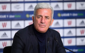 منتخب بولندا يريد التعاقد مع مدرب الجزائر فلاديمير بيتكوفيتش فلاديمير بيتكوفيتش