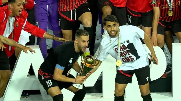 اتحاد العاصمة يتوج بكأس الكاف